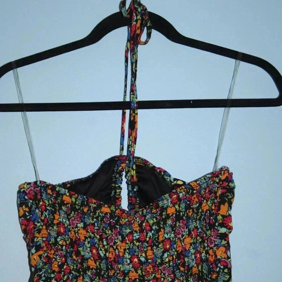 Wild Fable Black Floral Print Halter Top Sized Medium - Picture 13 of 16